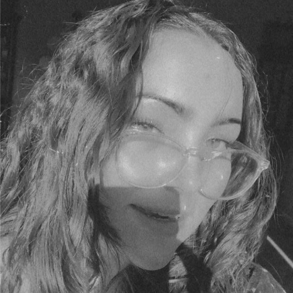 Meet your Posher, Ava - Picture 2 of 2